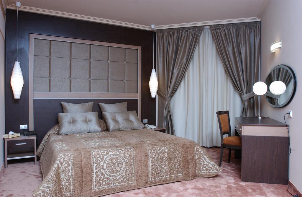 Regency Palace Hotel Jounieh Exterior foto