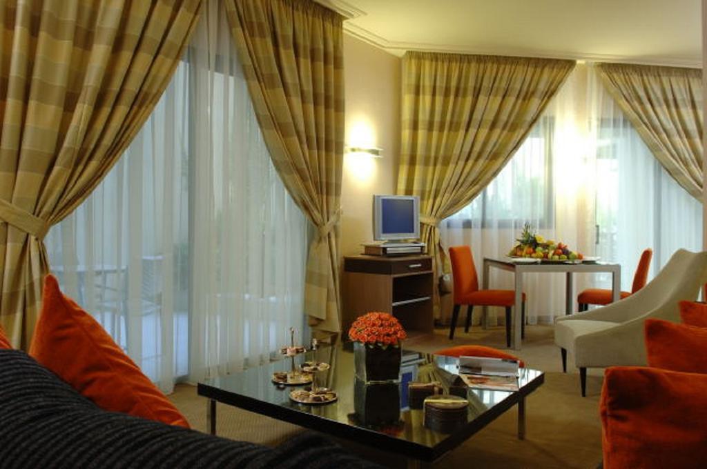 Regency Palace Hotel Jounieh Exterior foto